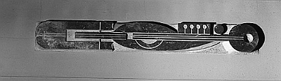 1954 - Musikinstrument - St. Michel-Marmor, gemeisselt - Privatbesitz -30x220x6,5cm